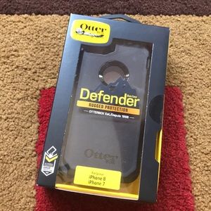 OtterBox Defender iPhone Case/ iPhone 7 or 8